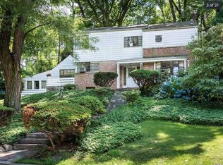 44 Deepdale Dr, Great Neck, NY 11021