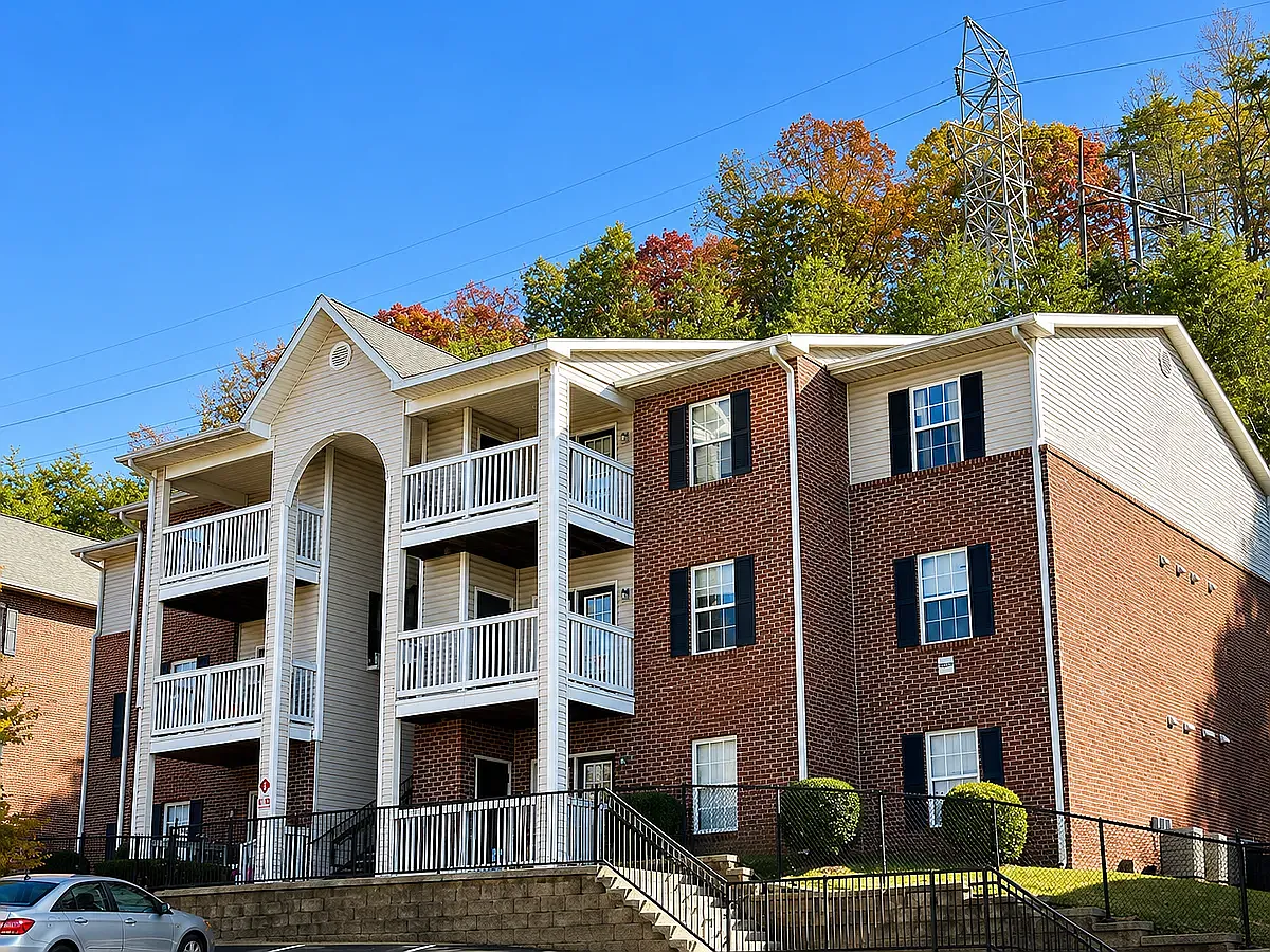 The Peaks of Knoxville Apartment — Photo 1