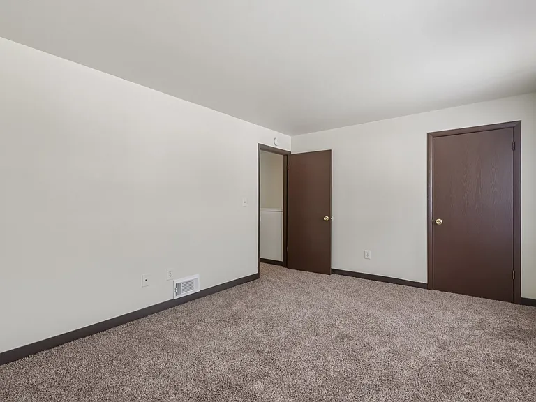 Valley Park Townhomes — Photo 23