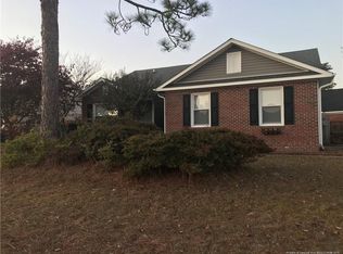 708 Sunnybrook Dr, Hope Mills, NC 28348