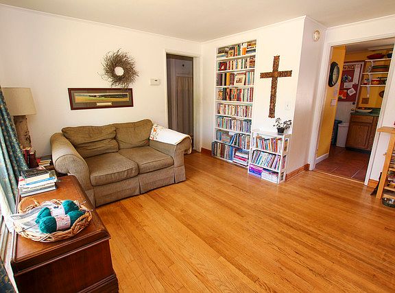 2nd image of 421 Ingalton Ave