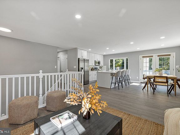 3rd image of 709 Latham Dr