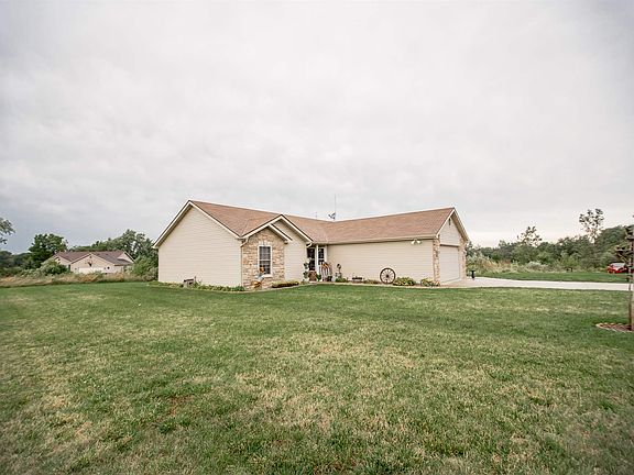 5th image of 632 S Redstone Ct