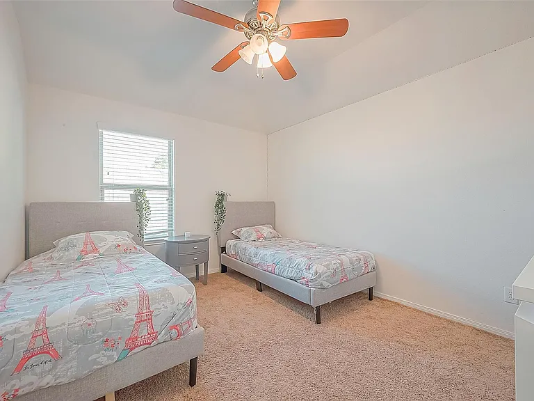 8722 Adrienne Dr — Photo 34