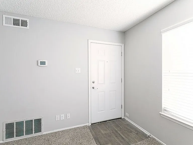 City Summit Apartments — Photo 42