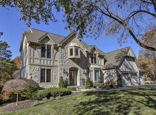 4056 W 124th Ter, Leawood, KS 66209
