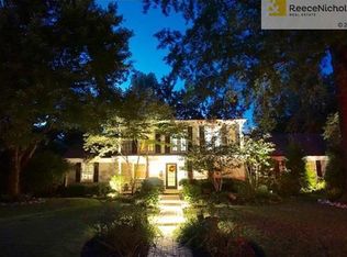 3700 W 98th St, Overland Park, KS 66206