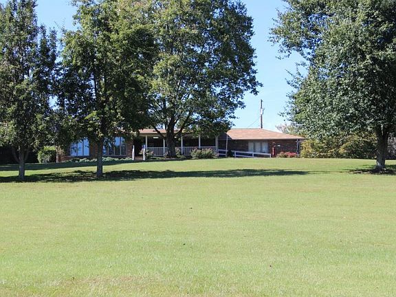 2nd image of 290 Canterbury Dr