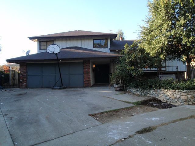 2nd image of 611 Lakewood Way