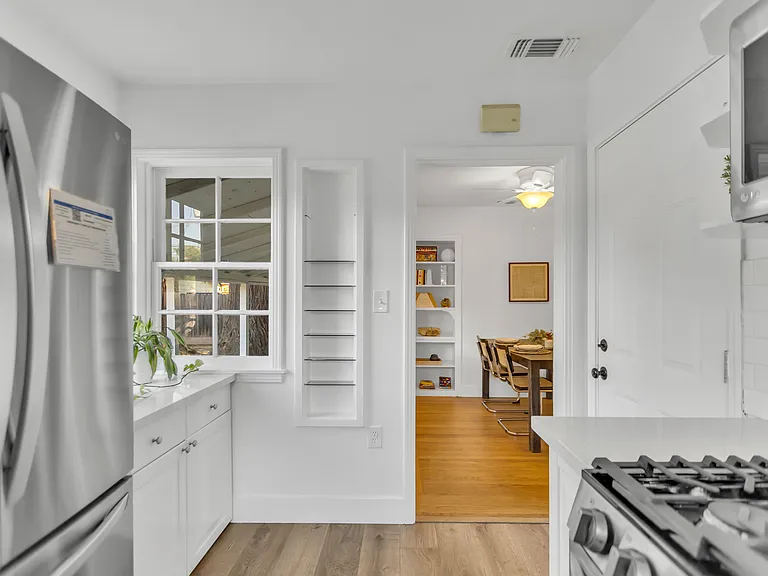 1539 Maryland Ave — Photo 15