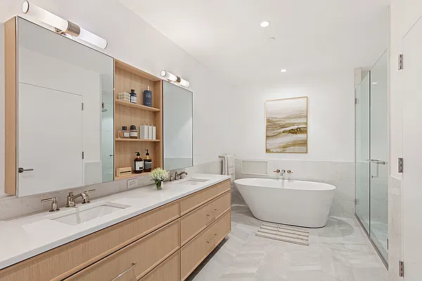 Bathroom, photo 1