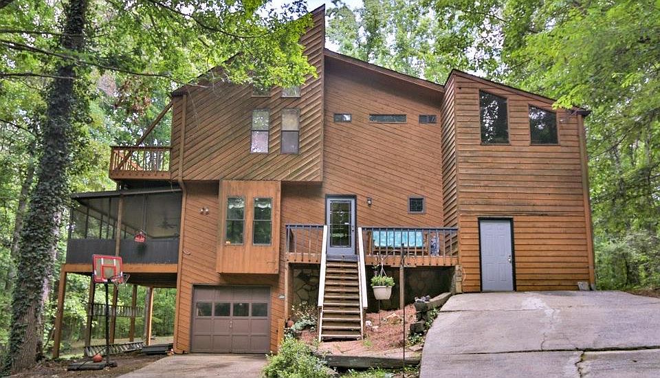 1st image of 710 Lake Circle Dr