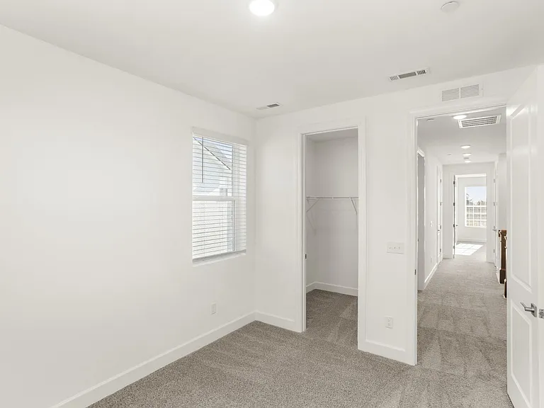 320 Lynwood Station Blvd — Photo 18