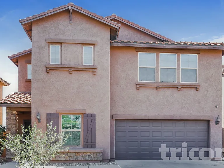 5733 W Milada Dr — Photo 1