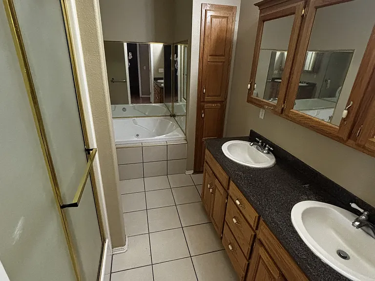 104 Cheyenne Ln — Photo 15