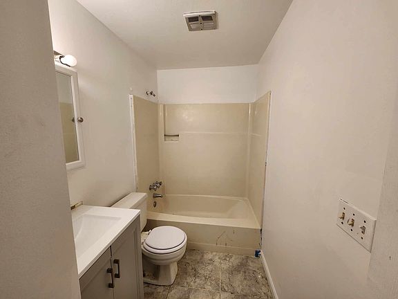 3rd image of 786 Comanche Dr