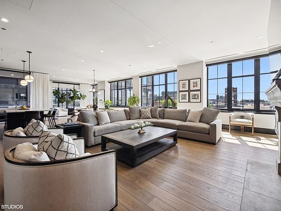 3rd image of 1109 W Washington Blvd #6D