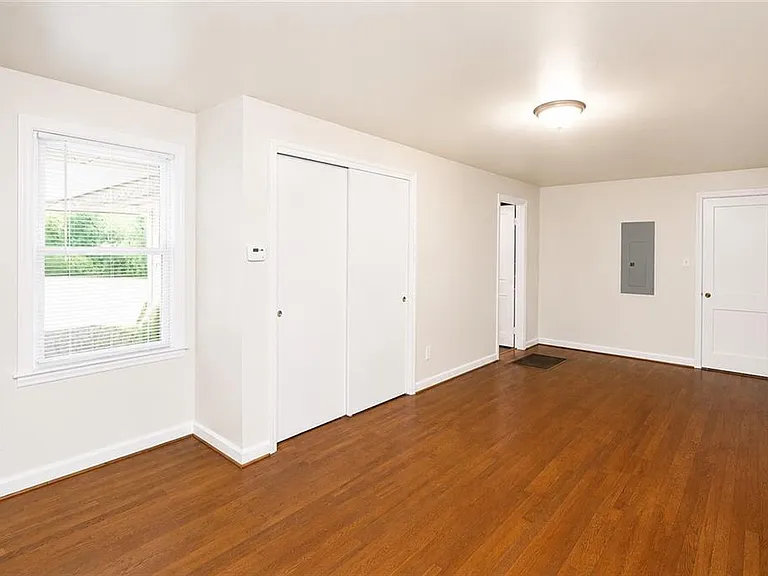 1360 Cunningham Rd SW — Photo 19