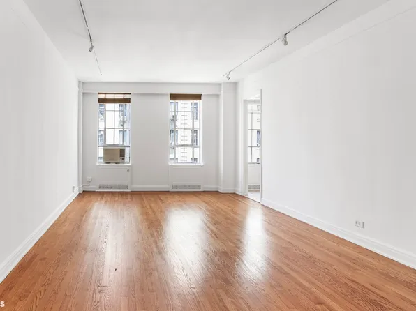 353 West 56th Street image 3 of 9