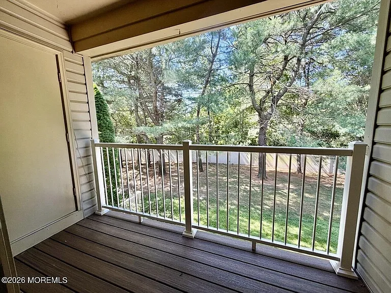 7 Stuart Dr #3 — Photo 33