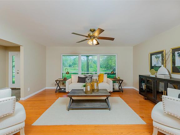 3rd image of 12233 Fontaine Ln