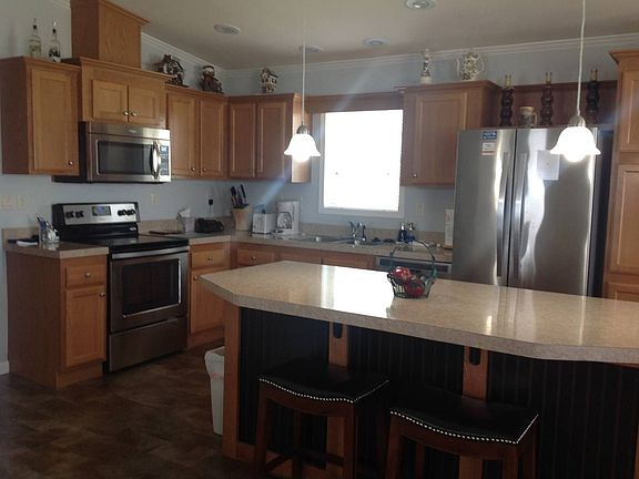 2nd image of 905 E Norman St