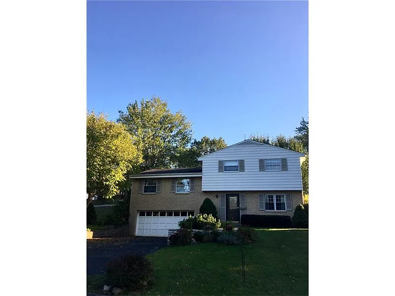 1142 Colgate Dr photo 1