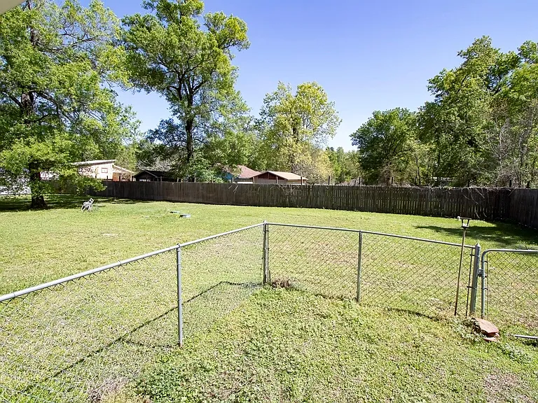 314 Normagene St — Photo 17