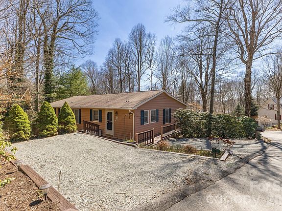 3rd image of 60 Pine View Rd