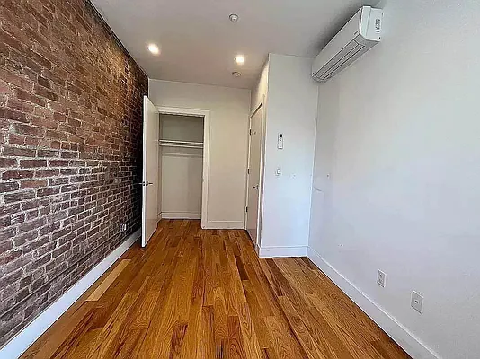 Rented by Bond New York | media 12