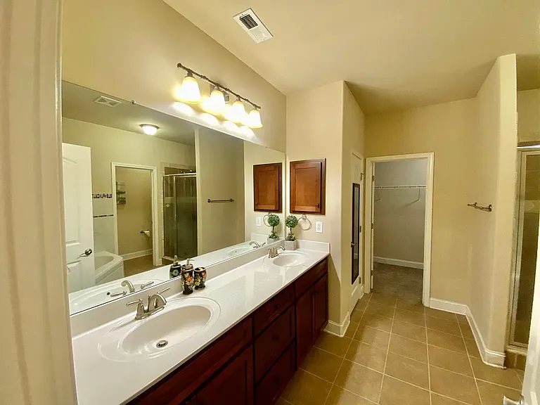 115 Woodvale Dr — Photo 7