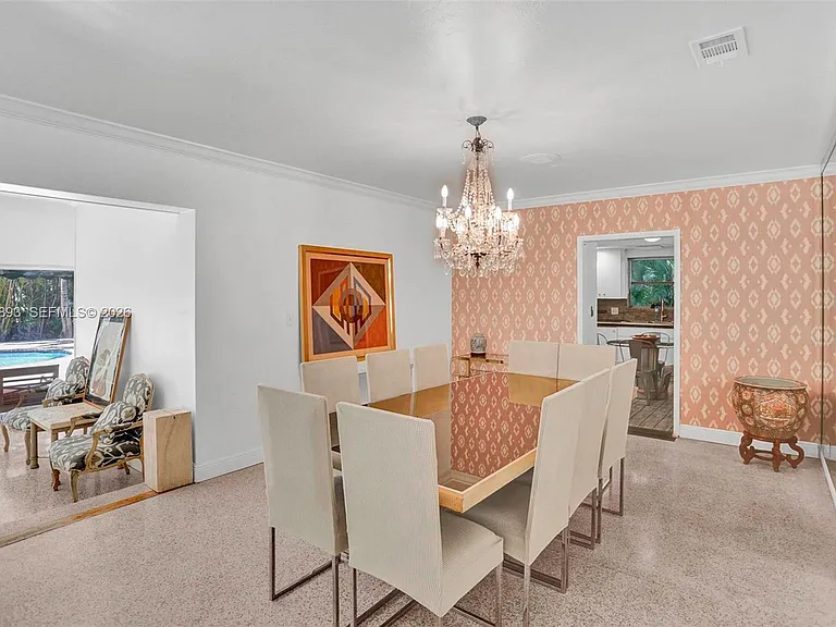 3920 Monserrate St — Photo 16