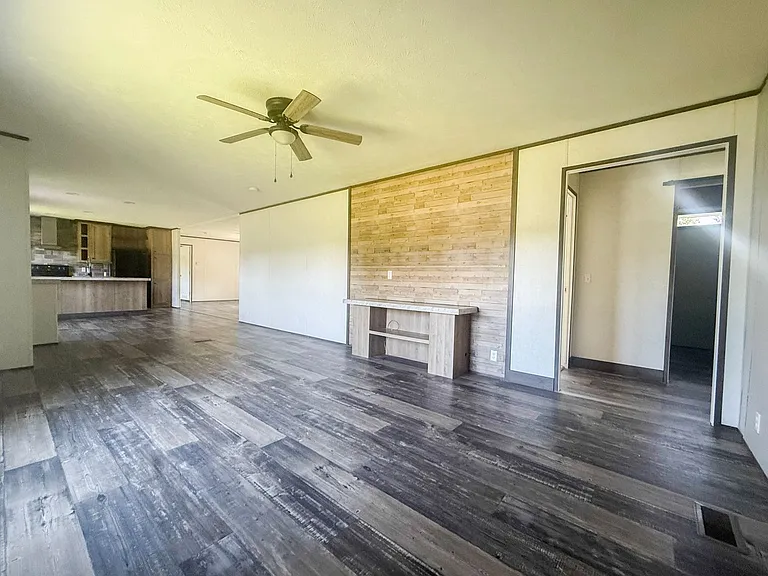 175 Oak Ln — Photo 9