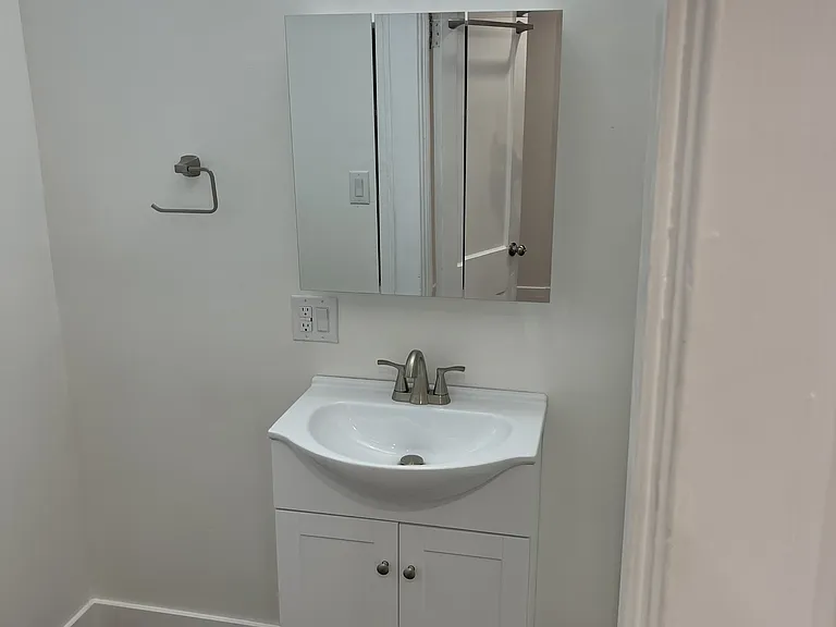 321 Waitman St #B — Photo 35