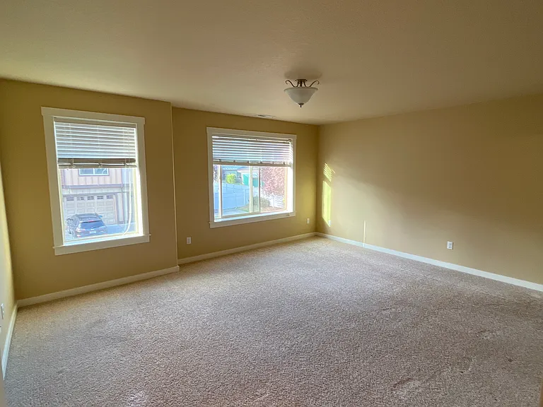 6839 NE 124th Ave — Photo 11