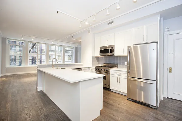 Rented by Yael Dunsky Real Estate | media 23