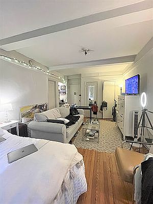 2nd image of 50 W 72nd St APT 807