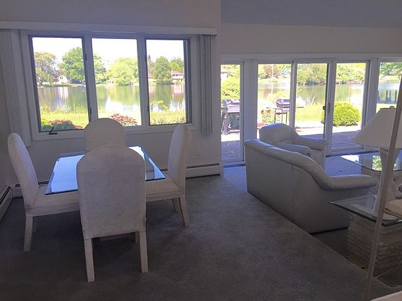 3rd image of 3956 Lakeside Dr