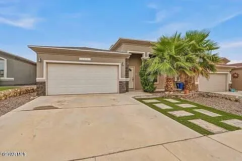 4 bed, 2.0 bath, 1447 sqft, $2,195 — Photo 3