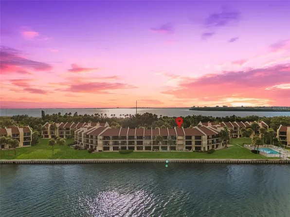 7520 Sunshine Skyway Ln S APT 210, Saint Petersburg, FL 33711