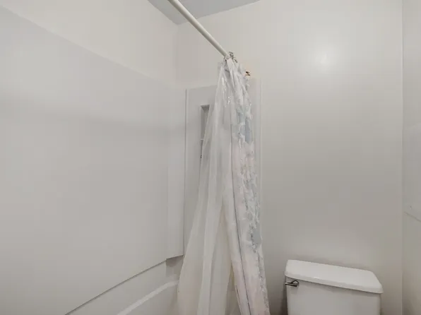 14623 Lock Dr, Centreville, VA 20120