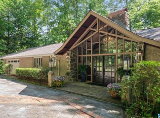 2735 Smyer Rd, Vestavia Hills, AL 35216