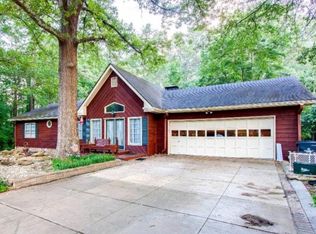 1257 Raintree Dr, Snellville, GA 30078