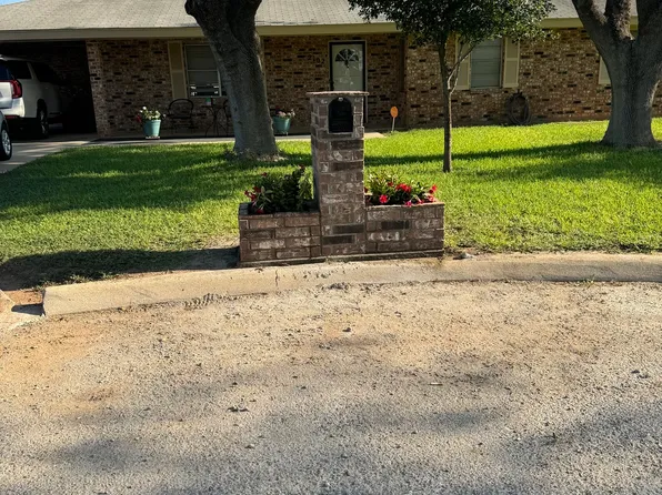 2102 Wildcat, Carrizo Springs, TX 78834