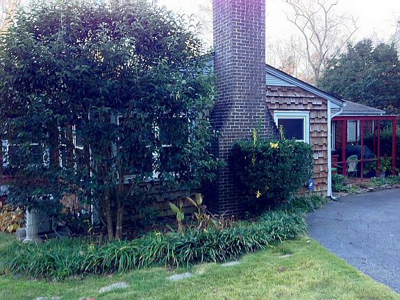 2nd image of 923 Brentwood Dr