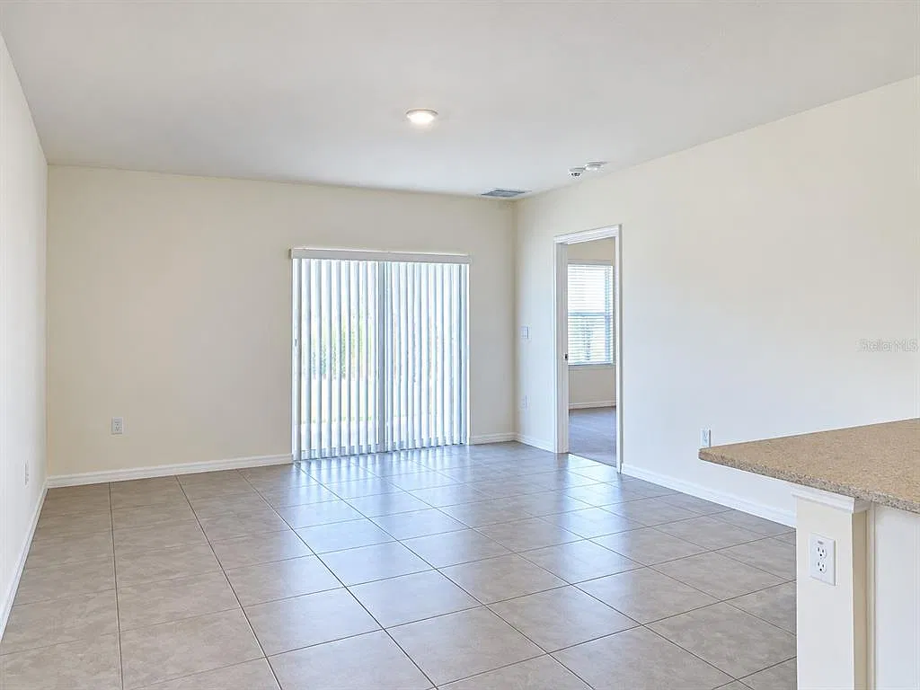 3 bed, 2.0 bath, 1516 sqft, $2,500 — Photo 2