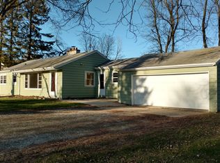 2400 S Meadowmere Pkwy, New Berlin, WI