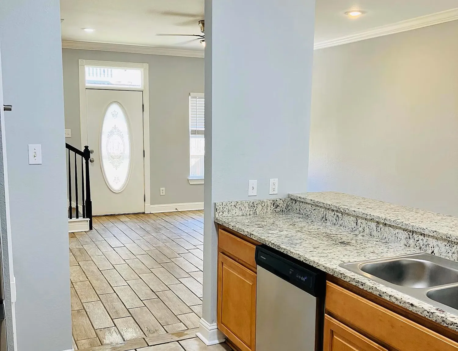 2 bed, 2.5 bath, 1152 sqft, $1,325 — Photo 3