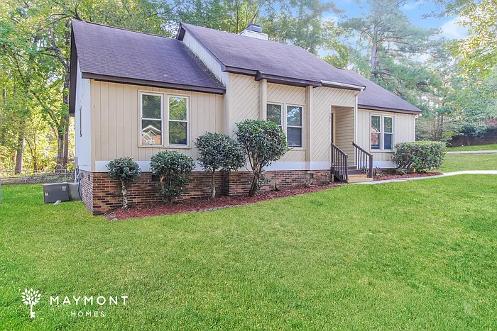 3 bed, 2.0 bath, 1290 sqft, $1,595 — Photo 3