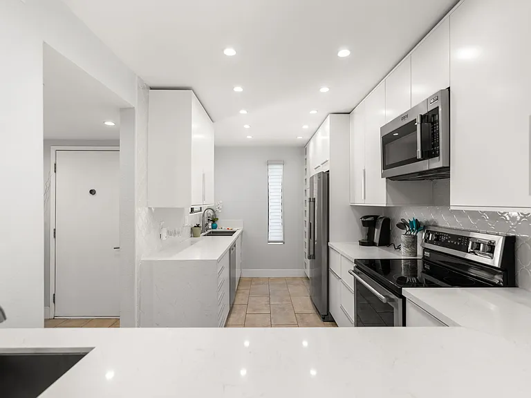877 E Arenas Rd — Photo 16